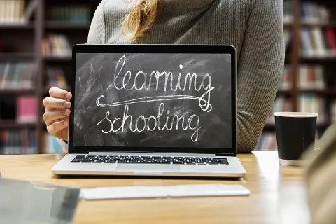 a scuola di lingue